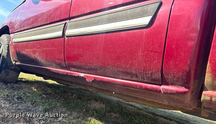 image for item EH6563 2004 Chevrolet Silverado 1500 Ext. Cab pickup truck