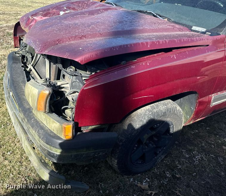 image for item EH6563 2004 Chevrolet Silverado 1500 Ext. Cab pickup truck