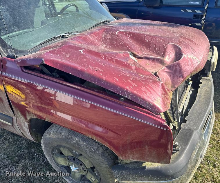 image for item EH6563 2004 Chevrolet Silverado 1500 Ext. Cab pickup truck