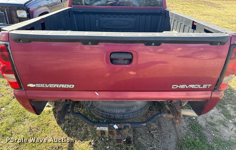 image for item EH6563 2004 Chevrolet Silverado 1500 Ext. Cab pickup truck