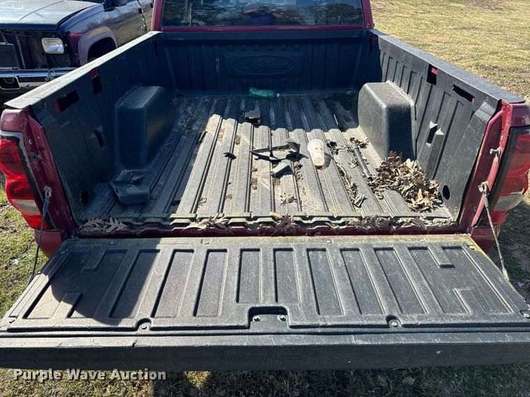 image for item EH6563 2004 Chevrolet Silverado 1500 Ext. Cab pickup truck