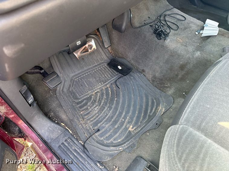 image for item EH6563 2004 Chevrolet Silverado 1500 Ext. Cab pickup truck