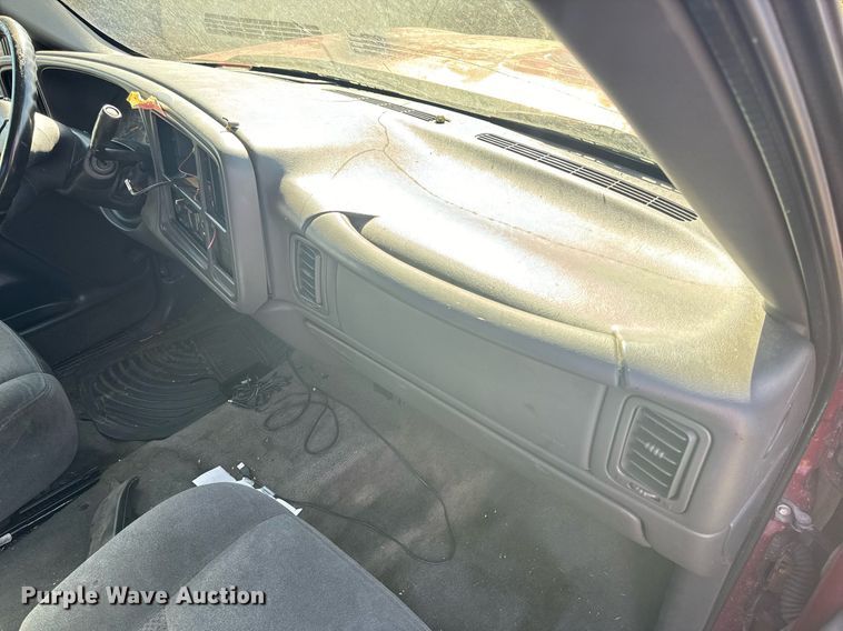 image for item EH6563 2004 Chevrolet Silverado 1500 Ext. Cab pickup truck