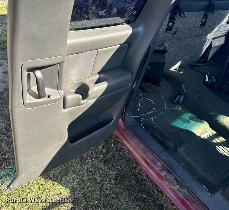 image for item EH6563 2004 Chevrolet Silverado 1500 Ext. Cab pickup truck