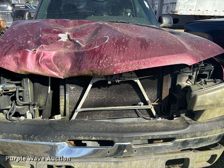 image for item EH6563 2004 Chevrolet Silverado 1500 Ext. Cab pickup truck