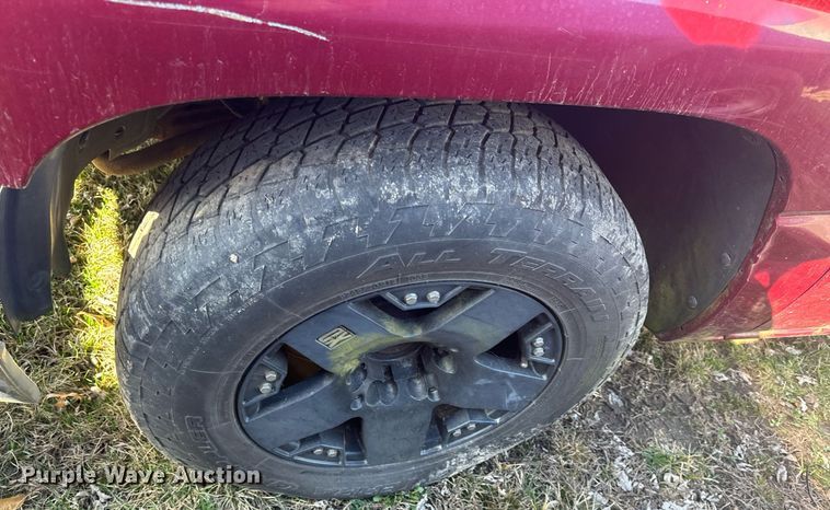 image for item EH6563 2004 Chevrolet Silverado 1500 Ext. Cab pickup truck