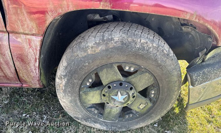 image for item EH6563 2004 Chevrolet Silverado 1500 Ext. Cab pickup truck