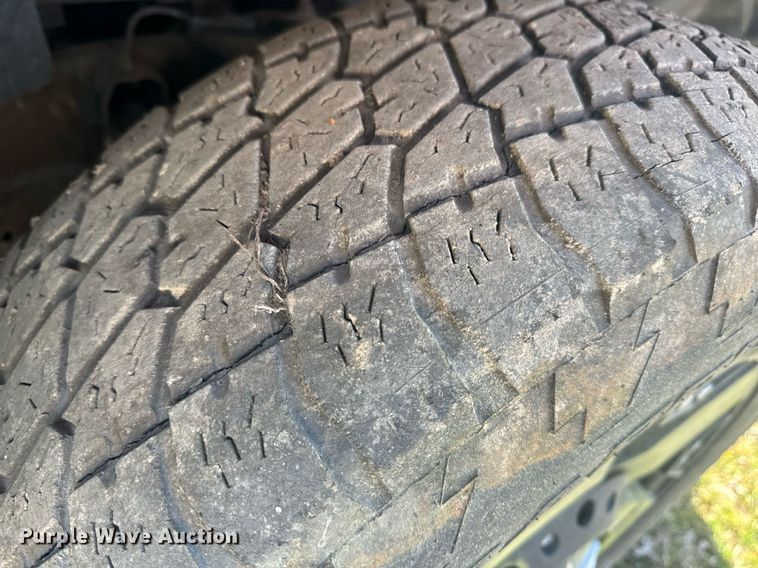 image for item EH6563 2004 Chevrolet Silverado 1500 Ext. Cab pickup truck