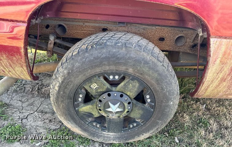 image for item EH6563 2004 Chevrolet Silverado 1500 Ext. Cab pickup truck