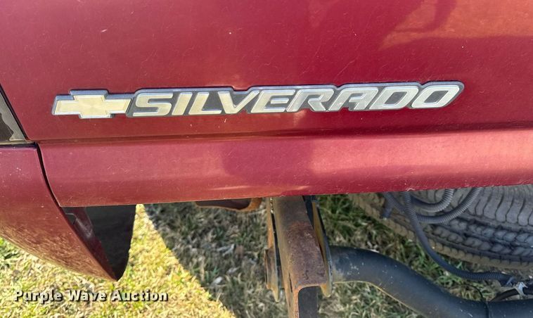 image for item EH6563 2004 Chevrolet Silverado 1500 Ext. Cab pickup truck