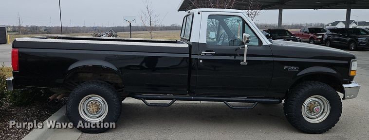 image for item EI3614 1992 Ford F250 pickup truck