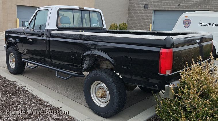 image for item EI3614 1992 Ford F250 pickup truck