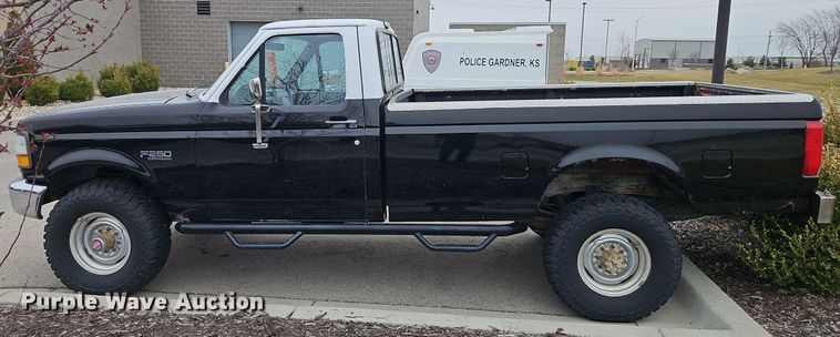 image for item EI3614 1992 Ford F250 pickup truck