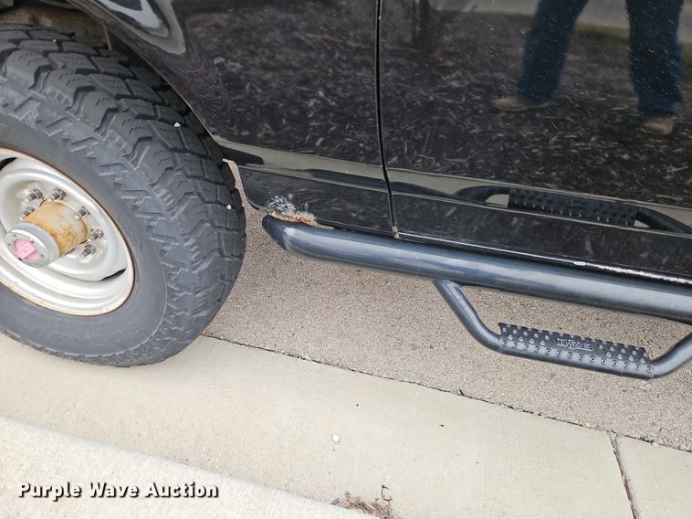 image for item EI3614 1992 Ford F250 pickup truck