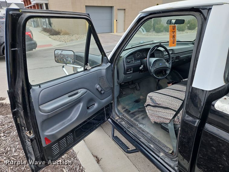 image for item EI3614 1992 Ford F250 pickup truck