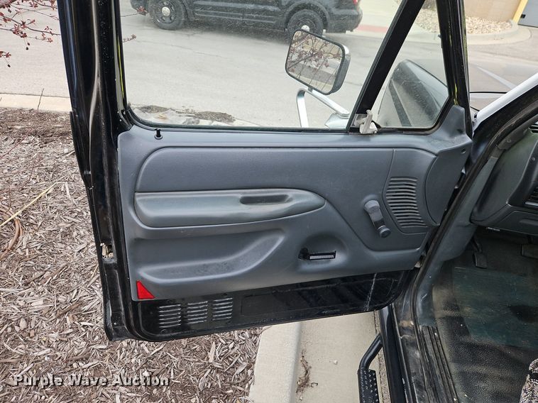 image for item EI3614 1992 Ford F250 pickup truck