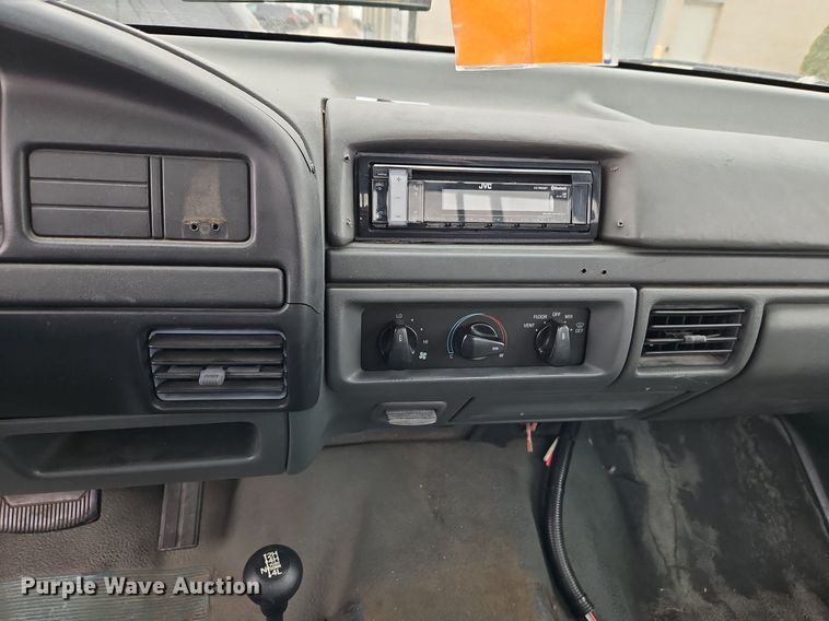 image for item EI3614 1992 Ford F250 pickup truck