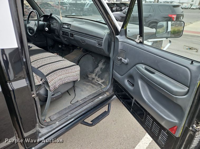 image for item EI3614 1992 Ford F250 pickup truck