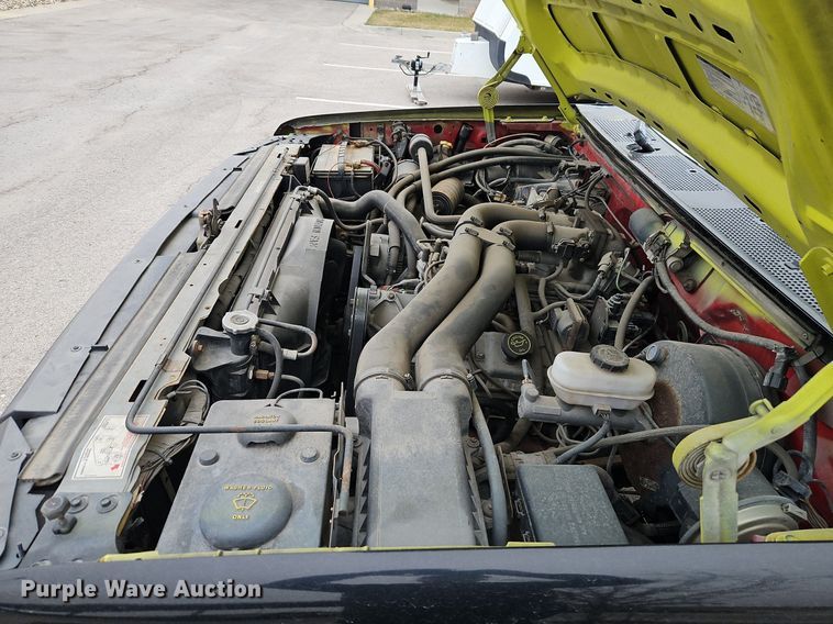 image for item EI3614 1992 Ford F250 pickup truck