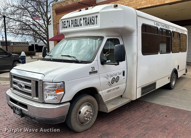 image for item EJ0288 2010 Ford E450 shuttle bus