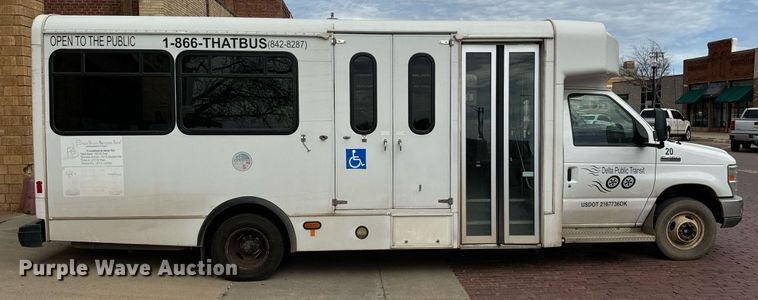 image for item EJ0288 2010 Ford E450 shuttle bus