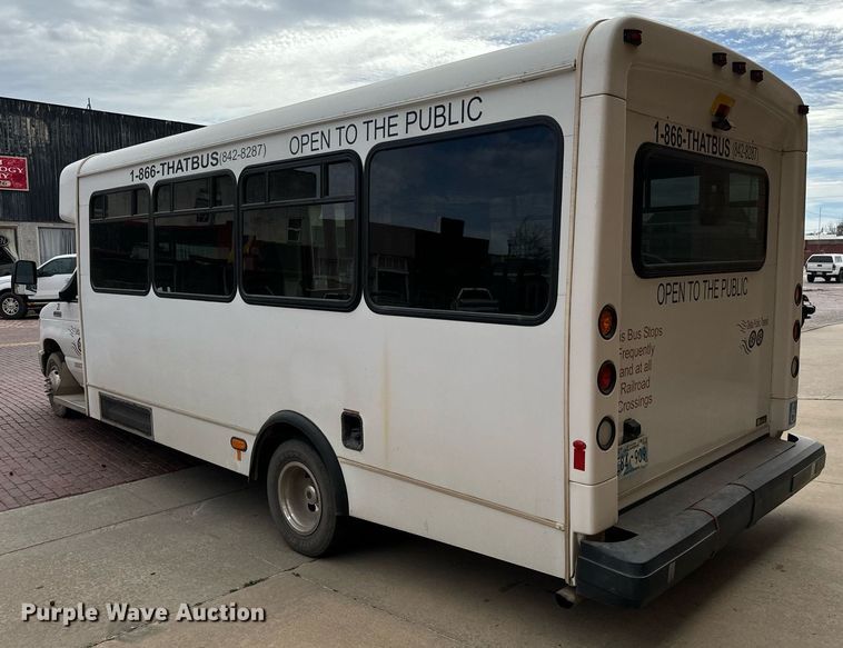 image for item EJ0288 2010 Ford E450 shuttle bus
