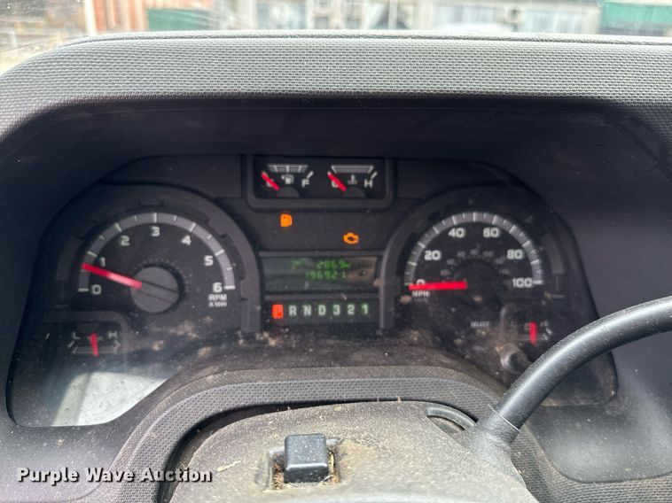 image for item EJ0288 2010 Ford E450 shuttle bus