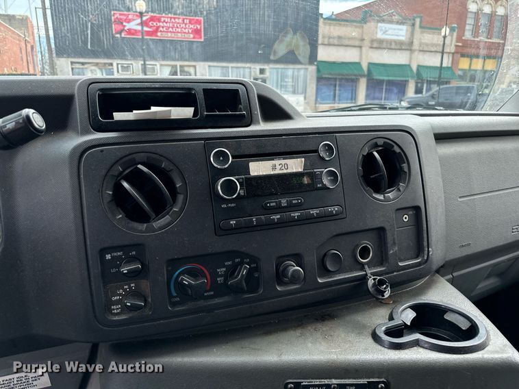 image for item EJ0288 2010 Ford E450 shuttle bus