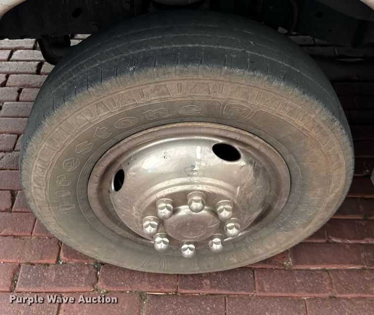 image for item EJ0288 2010 Ford E450 shuttle bus