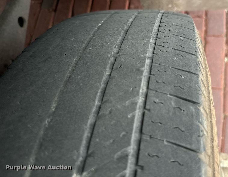 image for item EJ0288 2010 Ford E450 shuttle bus