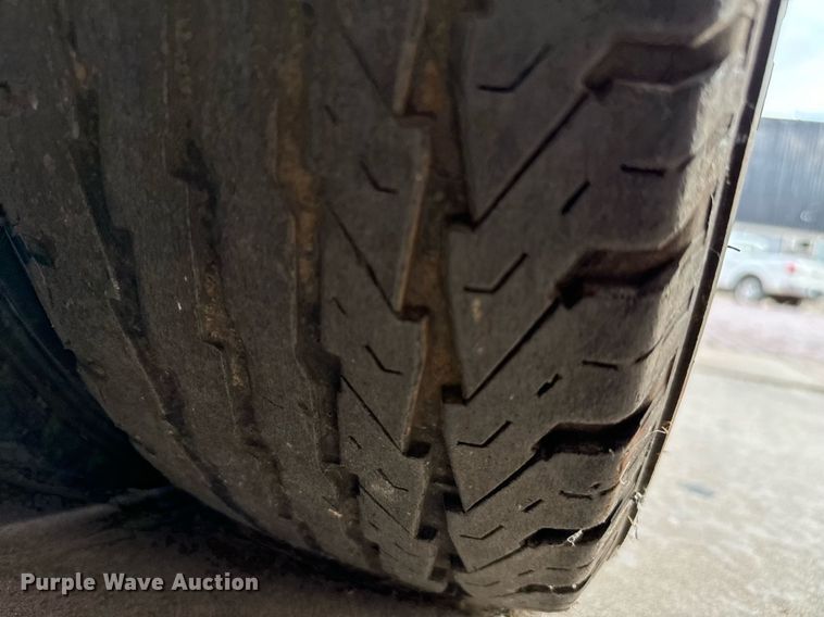 image for item EJ0288 2010 Ford E450 shuttle bus