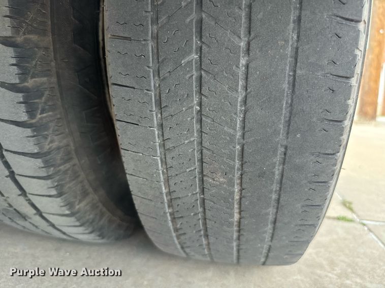 image for item EJ0288 2010 Ford E450 shuttle bus