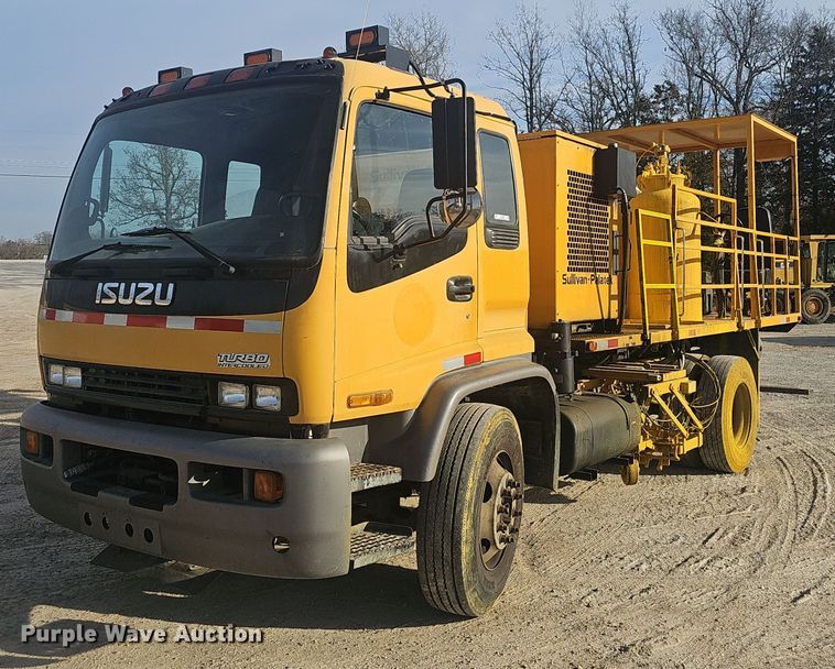 image for item EJ5995 1999 Isuzu FSR paint striper truck