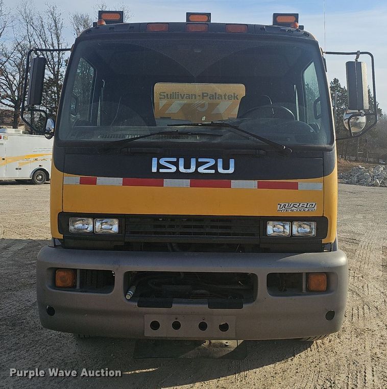 image for item EJ5995 1999 Isuzu FSR paint striper truck