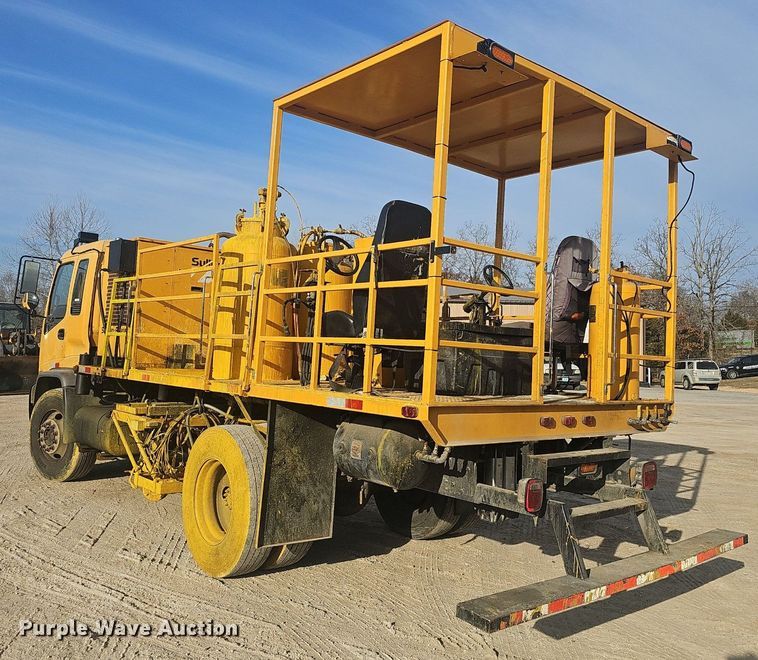 image for item EJ5995 1999 Isuzu FSR paint striper truck