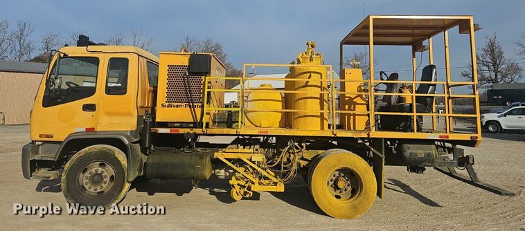 image for item EJ5995 1999 Isuzu FSR paint striper truck