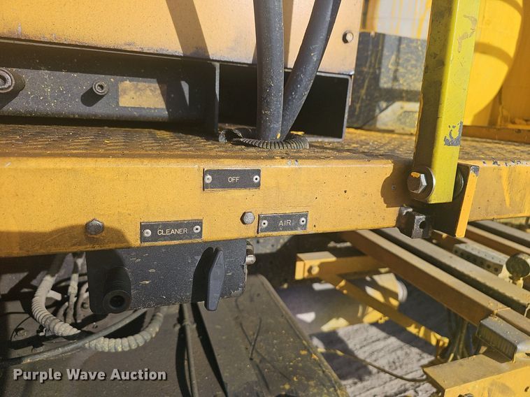 image for item EJ5995 1999 Isuzu FSR paint striper truck