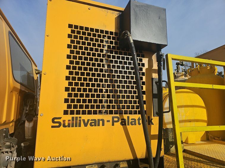 image for item EJ5995 1999 Isuzu FSR paint striper truck