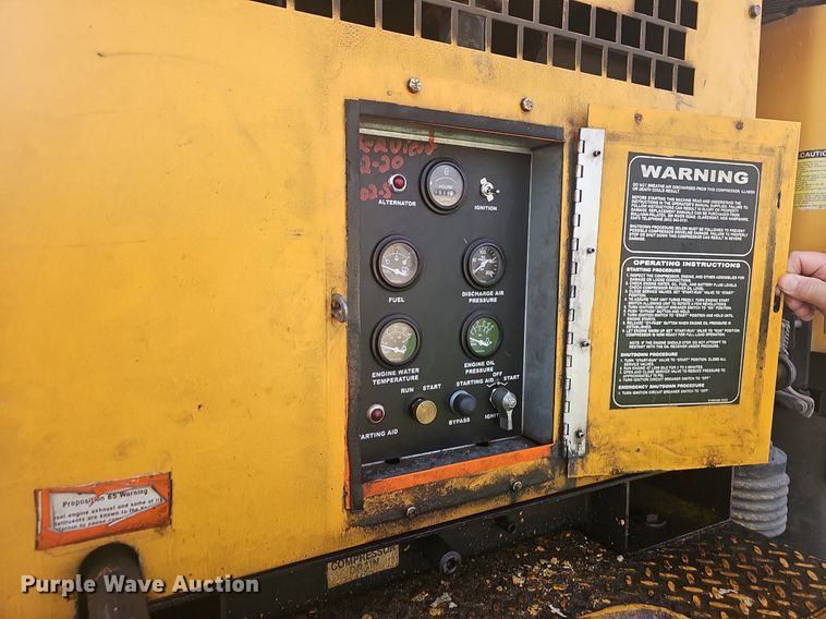 image for item EJ5995 1999 Isuzu FSR paint striper truck