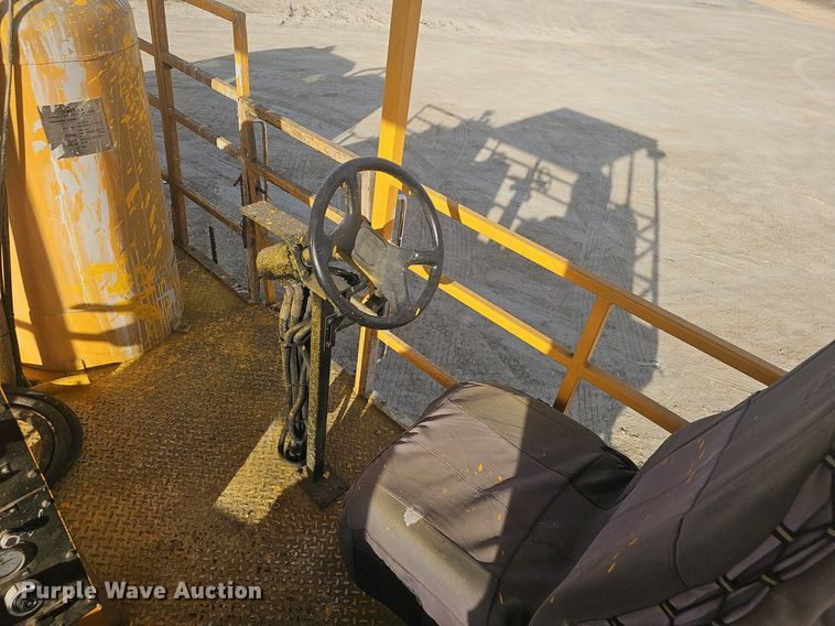 image for item EJ5995 1999 Isuzu FSR paint striper truck