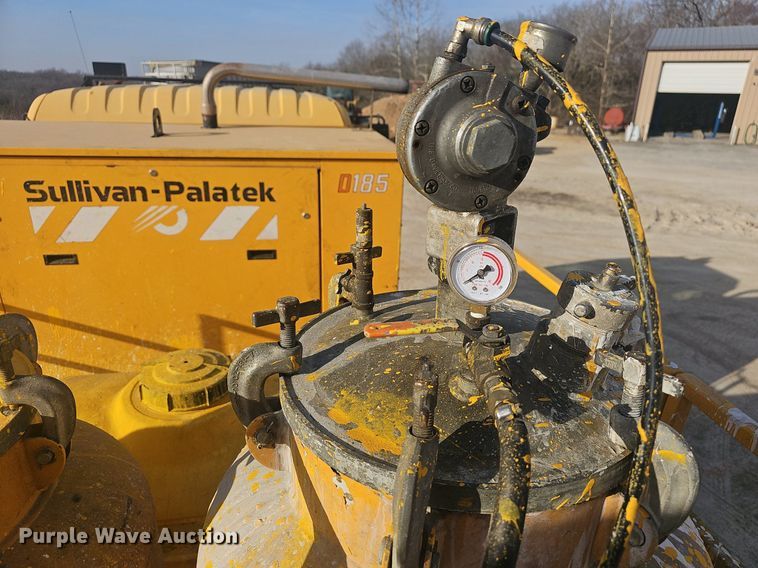 image for item EJ5995 1999 Isuzu FSR paint striper truck