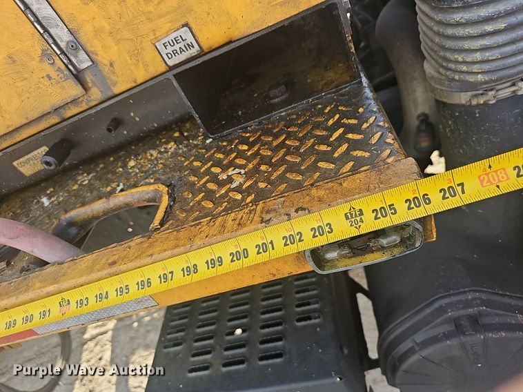 image for item EJ5995 1999 Isuzu FSR paint striper truck