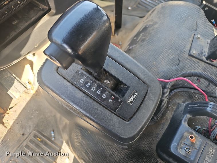 image for item EJ5995 1999 Isuzu FSR paint striper truck