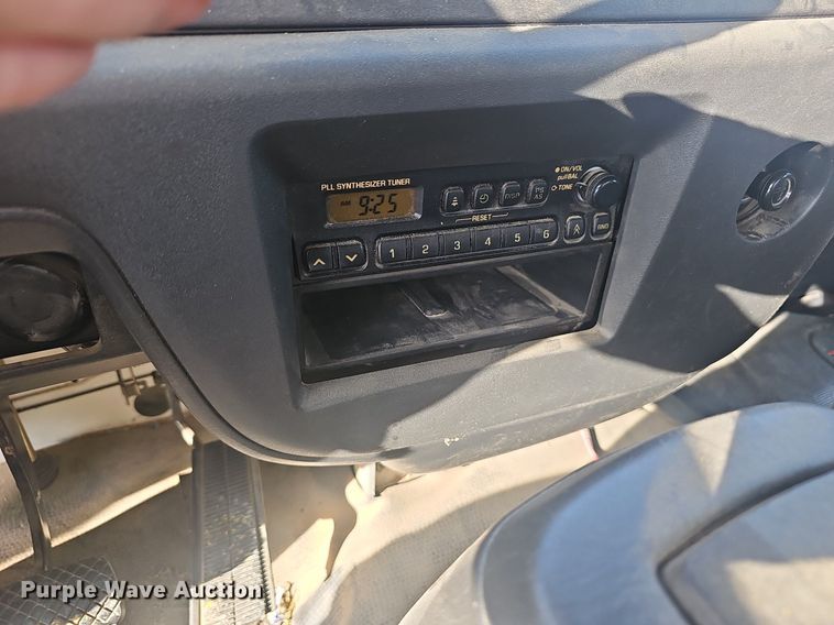 image for item EJ5995 1999 Isuzu FSR paint striper truck