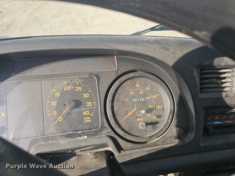 image for item EJ5995 1999 Isuzu FSR paint striper truck