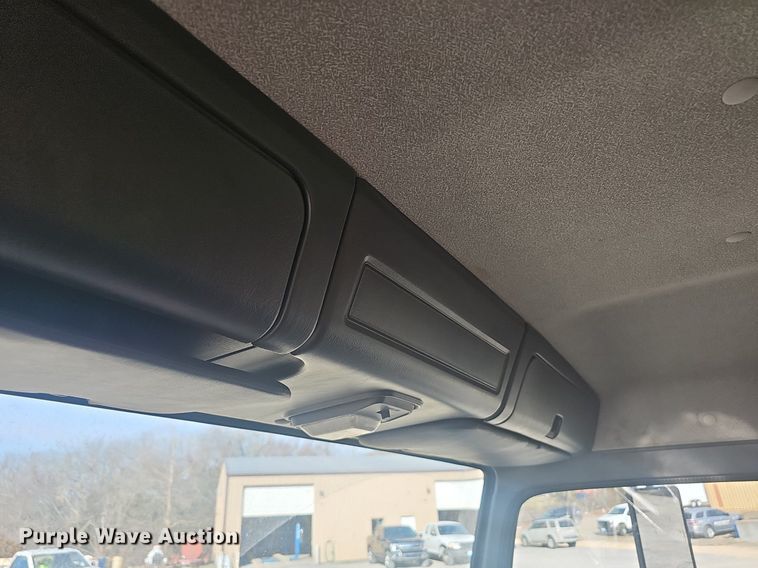 image for item EJ5995 1999 Isuzu FSR paint striper truck