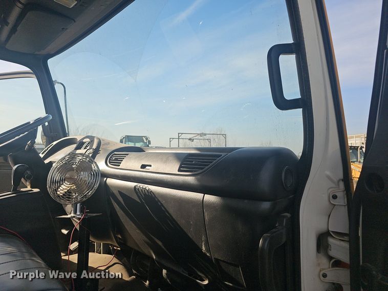 image for item EJ5995 1999 Isuzu FSR paint striper truck