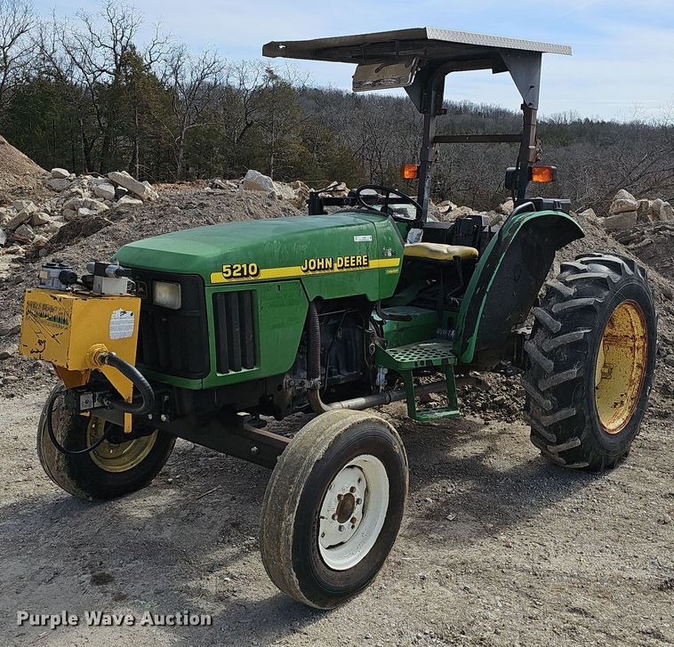 image for item EJ5996 1998 John Deere 5210 tractor