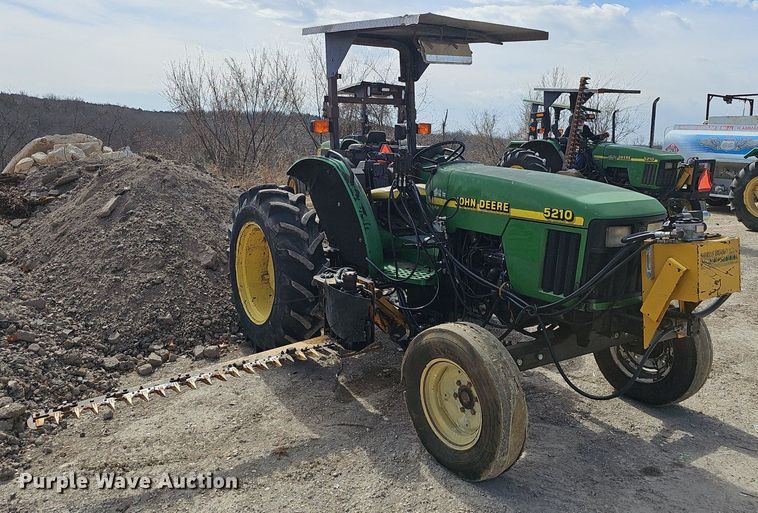image for item EJ5996 1998 John Deere 5210 tractor