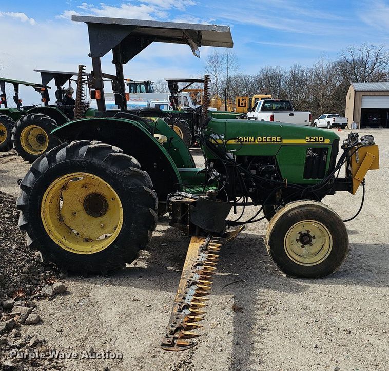 image for item EJ5996 1998 John Deere 5210 tractor